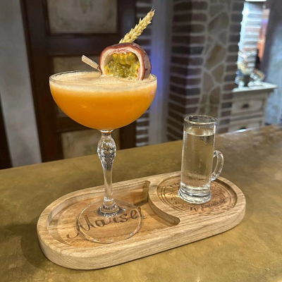Авторський коктейль у барі Марсель